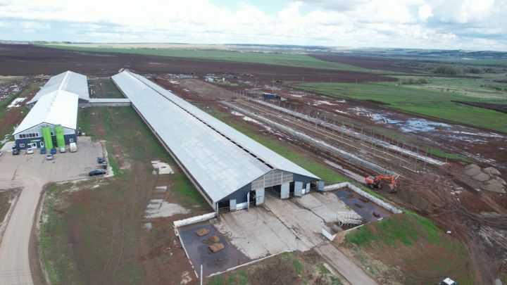 В поселке Малореченский идет строительство второго корпуса животноводческого комплекса ООО «Мир»