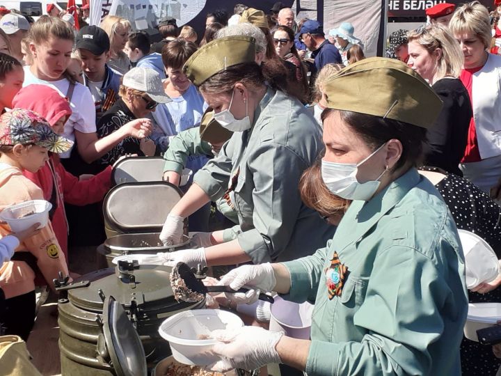 В Елабуге на День Победы сварили 130 литров каши