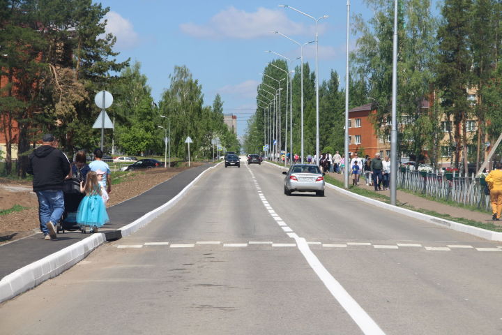 В Елабуге благоустраивают и украшают улицы