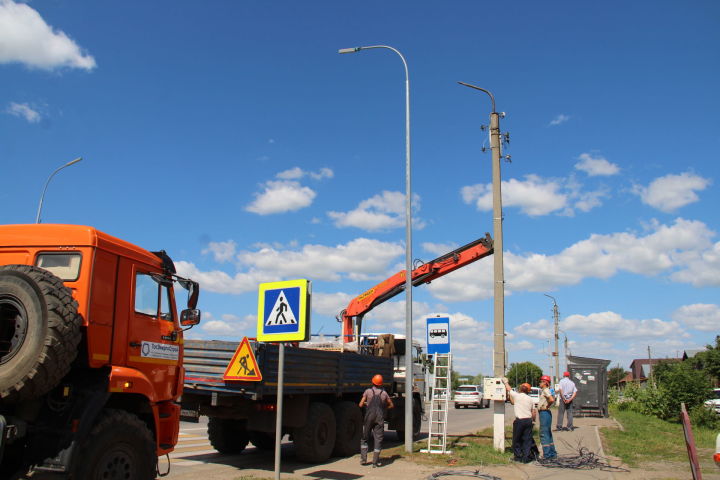 В Елабуге на улице Горького завершается реконструкция воздушных линий электропередач