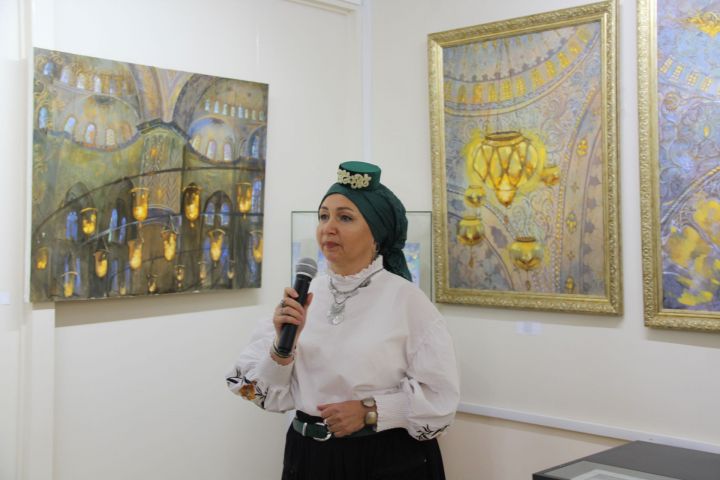В Елабуге открылась выставка челябинской художницы
