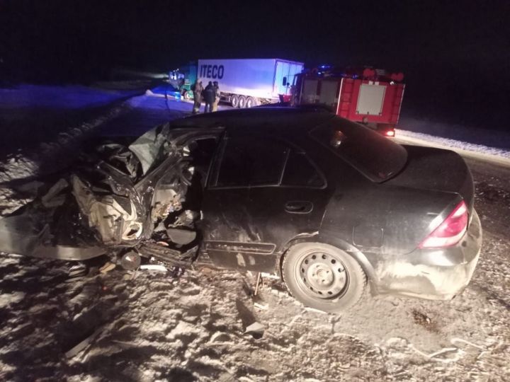 В Татарстане водитель Nissan погиб в  ДТП с «КамАЗом»
