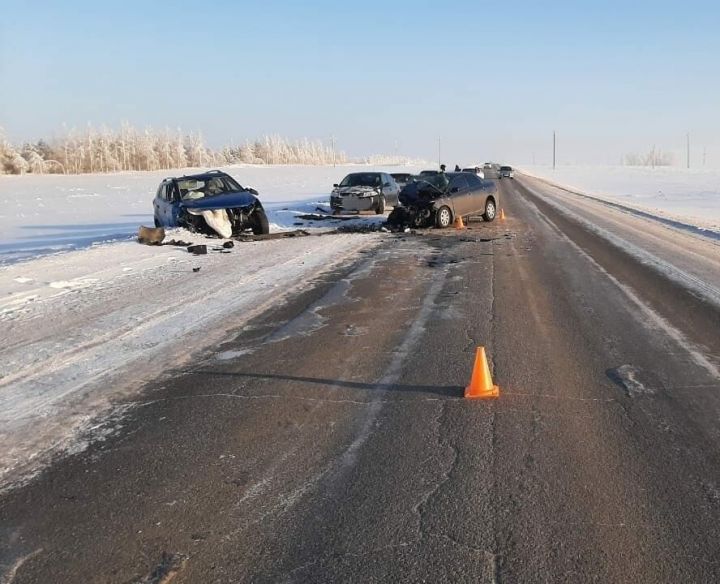 Прокуратура начала проверку после ДТП в Татарстане, в котором погибли две девушки