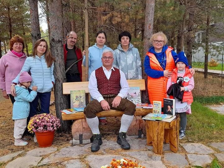 В Елабуге открыли скамью в честь 100-летнего юбилея известного немецкого писателя