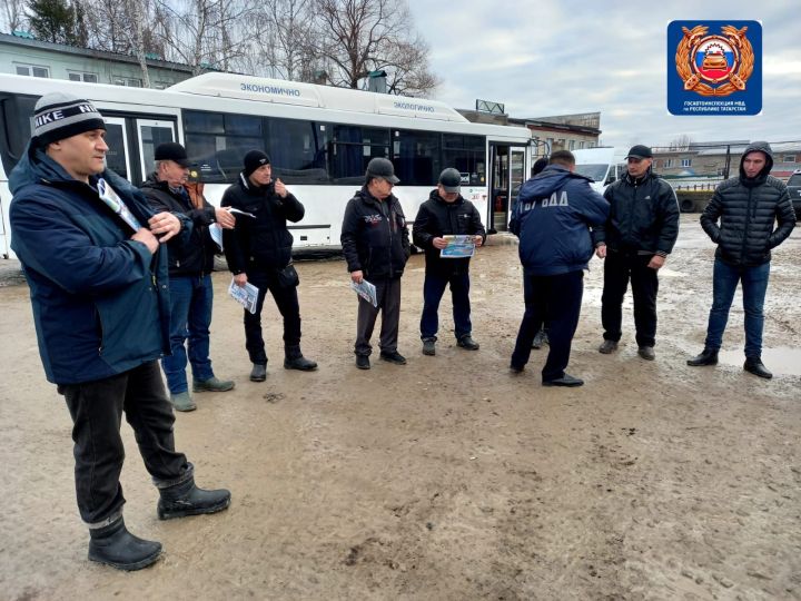 В Елабуге госавтоинспекторы провели беседу с водителями автобусов