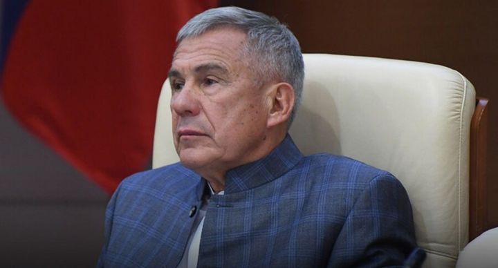 Рустам Минниханов поздравил жителей республики с Днем народного единства
