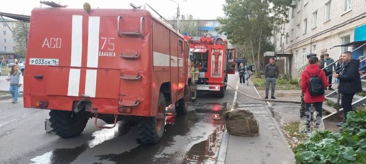 На пожаре в Елабуге спасли пятерых человек