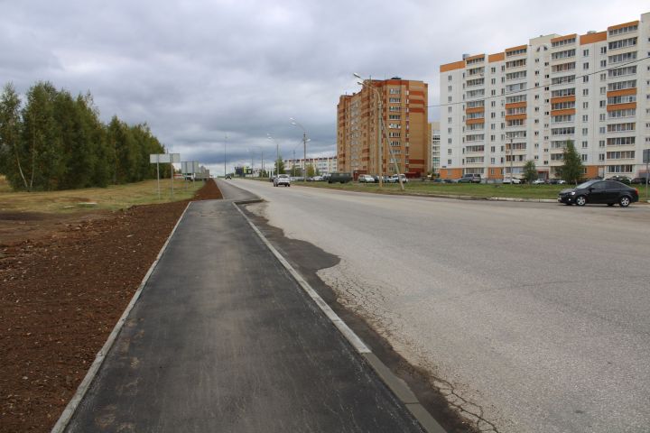 На Окружном шоссе в Елабуге появился новый тротуар