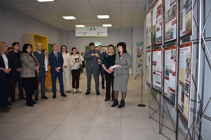 В «Адымнар-Алабуга» открылась экспозиция «Донбасс – Россия: история и современность»