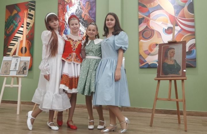В Елабуге стартовал конкурс «Хрустальный микрофон»
