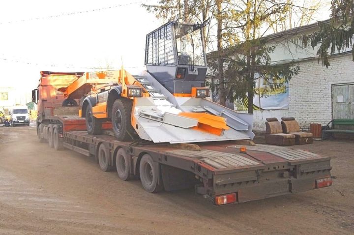 В Елабуге пополнили автопарк новой техникой для зимней уборки дорог