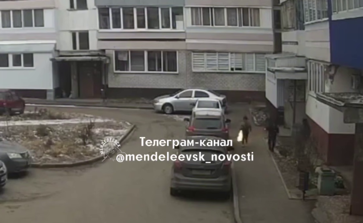 В Менделеевске подростки едва не спровоцировали взрыв автомобиля