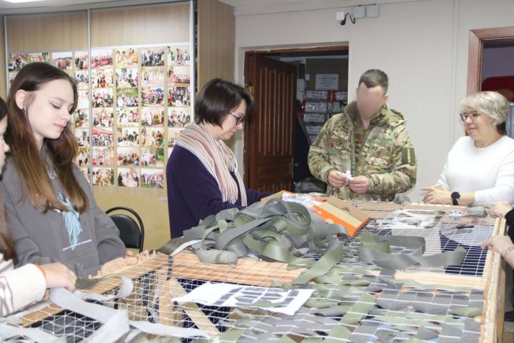 Боец СВО рассказал елабужским школьникам о своей службе