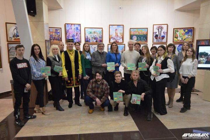 Выставка из Елабуги открылась в Донецке