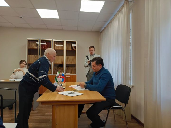 Пять елабужан на этой неделе обратились со своими проблемами к главе района