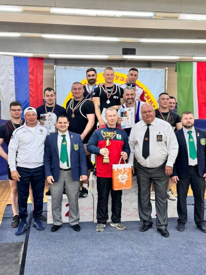 Елабужские спортсмены привезли победу с Чемпионата РТ по пауэрлифтингу