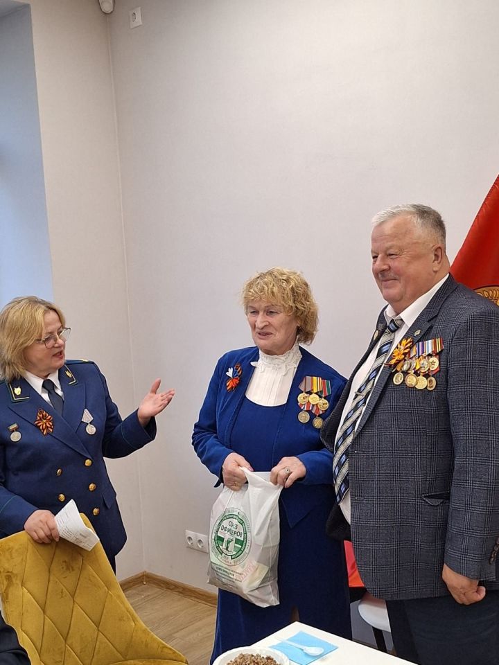 В Елабуге прошел праздничный концерт «Мой край родимый - праздник мой и броня»