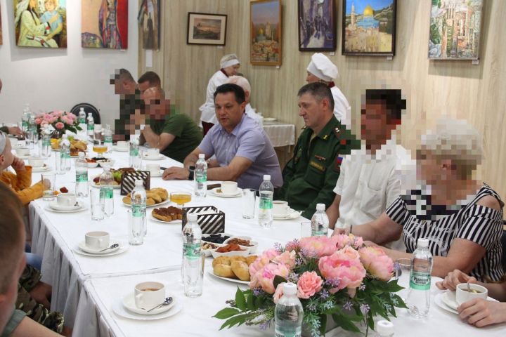 Глава Елабужского района встретился с военнослужащими СВО