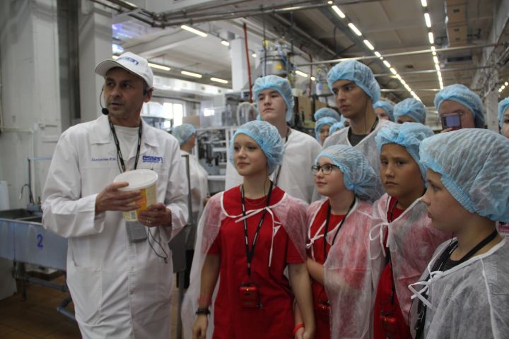 Елабужские школьники посетили завод по производству майонеза «Махеев»