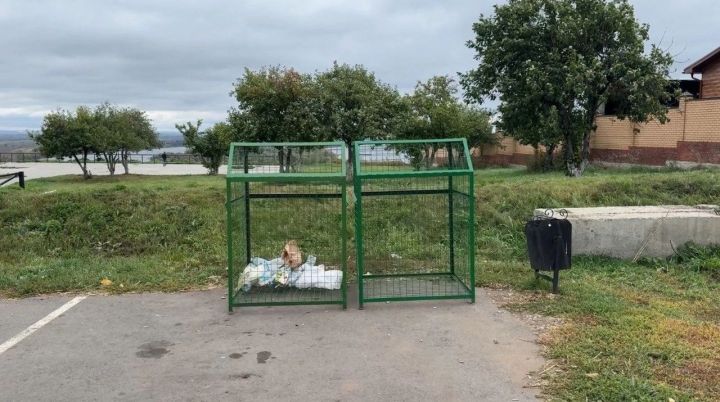 В Елабуге установили 16 новых контейнеров для сбора вторичного сырья