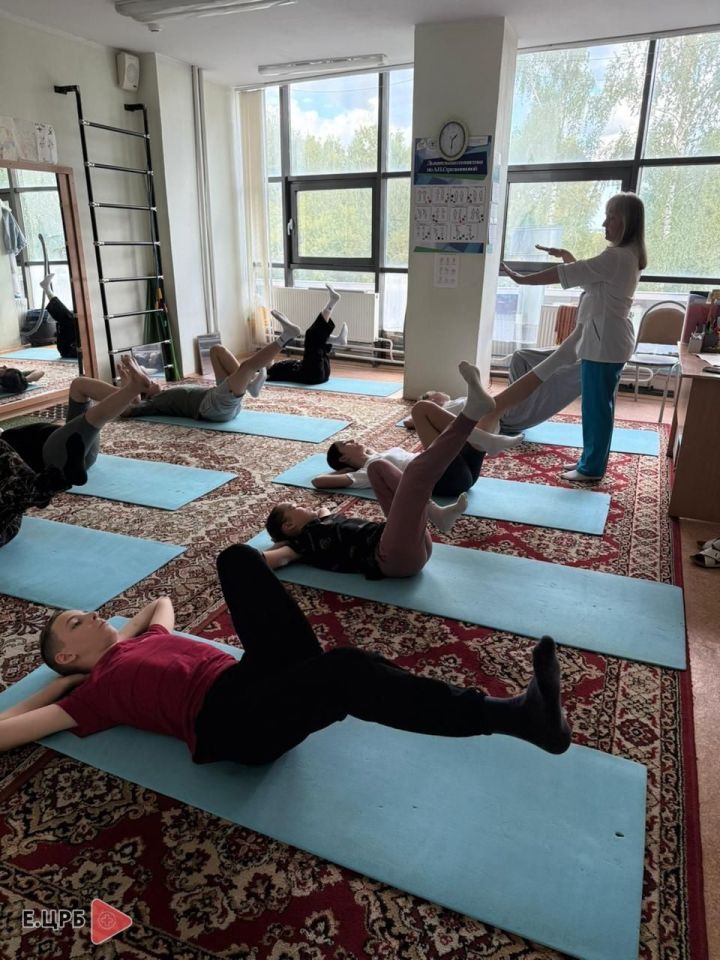 В детской поликлинике Елабуги проводятся занятия ЛФК для коррекции сколиоза у детей