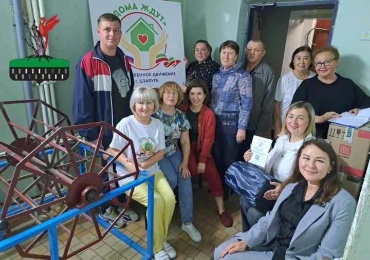 Волонтёры из Нижнекамска и Елабуги сшили термоодеяло для участника СВО