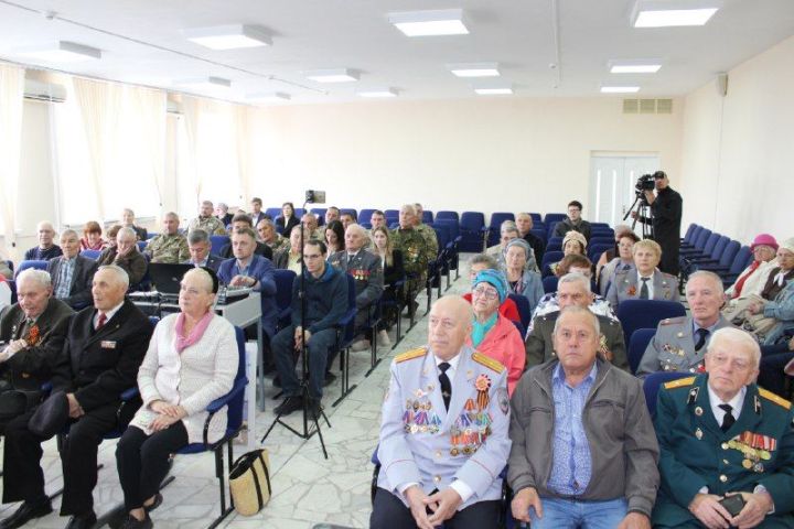 Рустем Нуриев обсудил с ветеранами развитие района и поддержку участников СВО