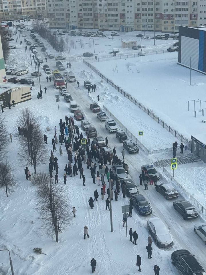 Ученик седьмого класса напал с ножом на сотрудницу лицея в Нижнекамске