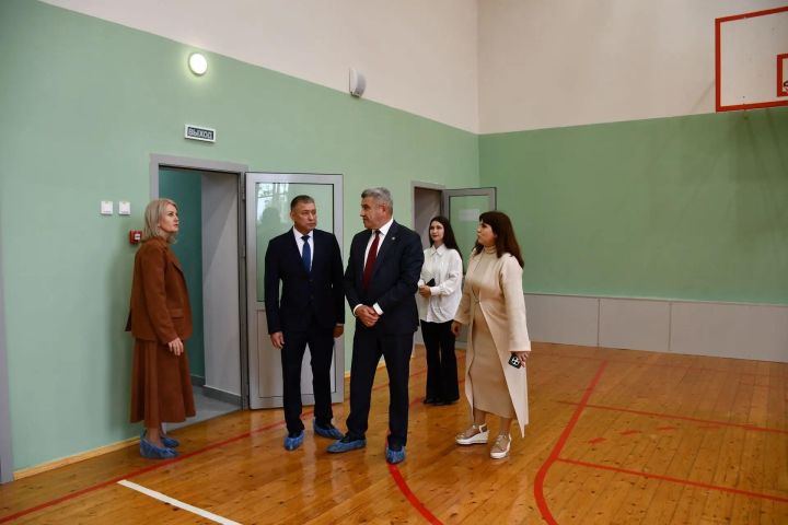 Министр образования Татарстана оценил обновленную Бехтеревскую школу