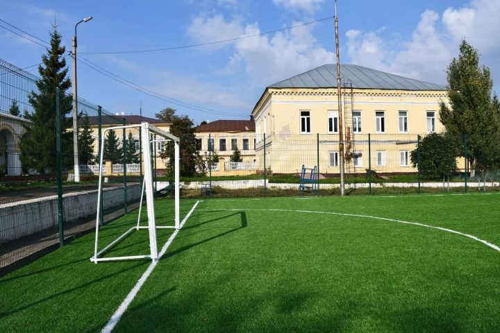В Елабужском суворовском училище обновили площадку для мини-футбола