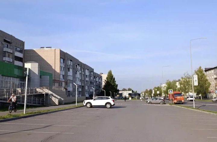 На проспекте Нефтяников в Елабуге заработала платная парковка