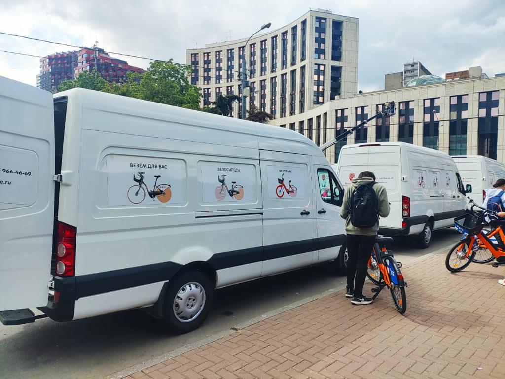 Фургоны Sollers Atlant начали обслуживать московский сервис по прокату велосипедов 