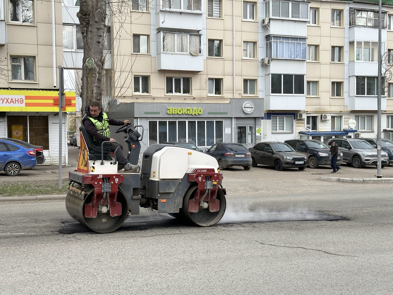 В Елабуге на проспекте Нефтяников стартовал ямочный ремонт