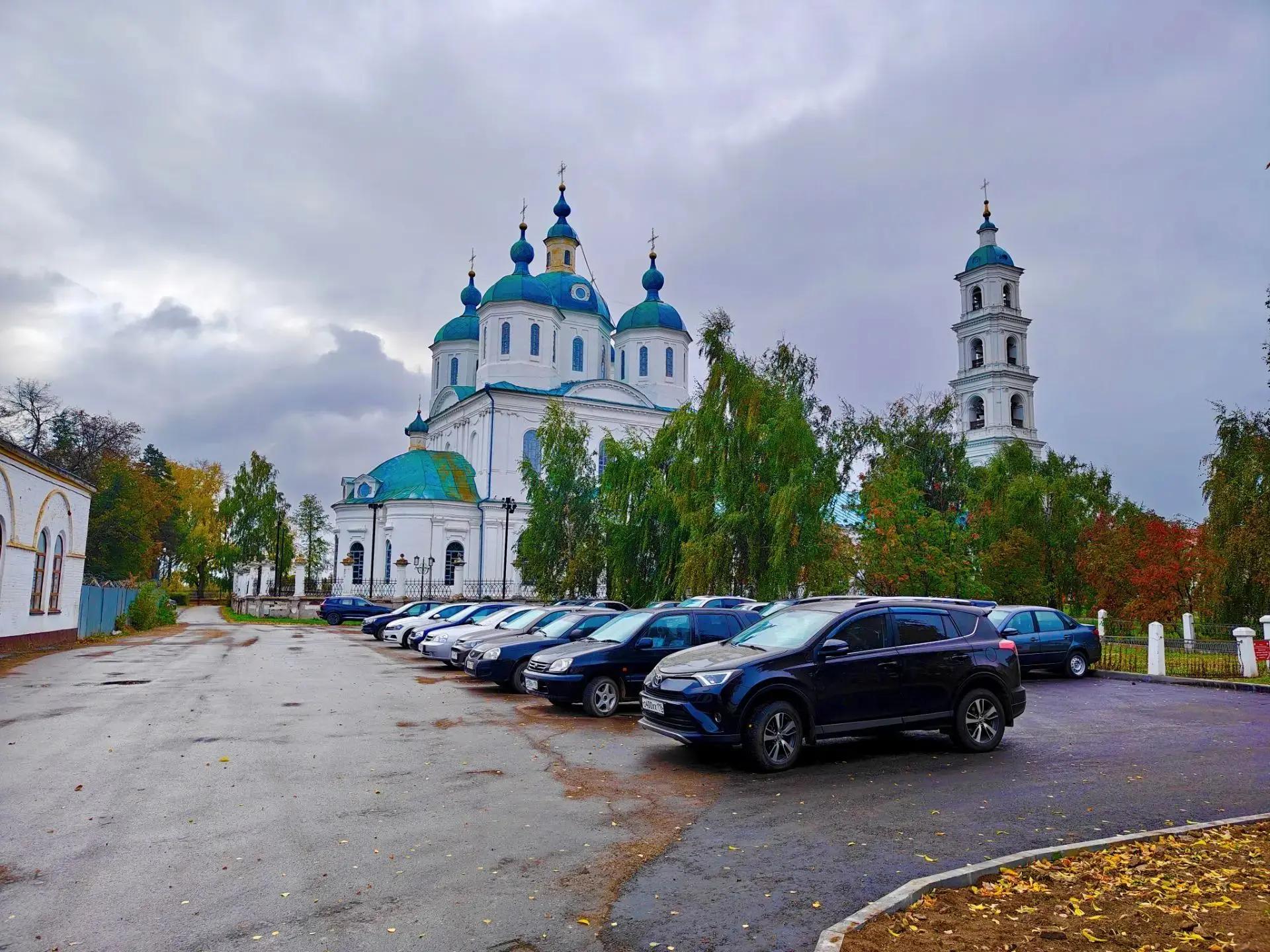 В Елабуге открыли две новые парковки на 71 автомобиль