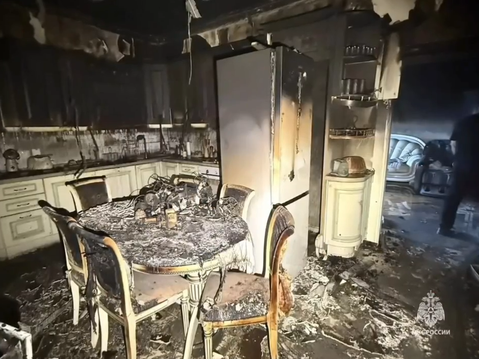 Пожарные спасли подростка из частного дома в Набережных Челнах
