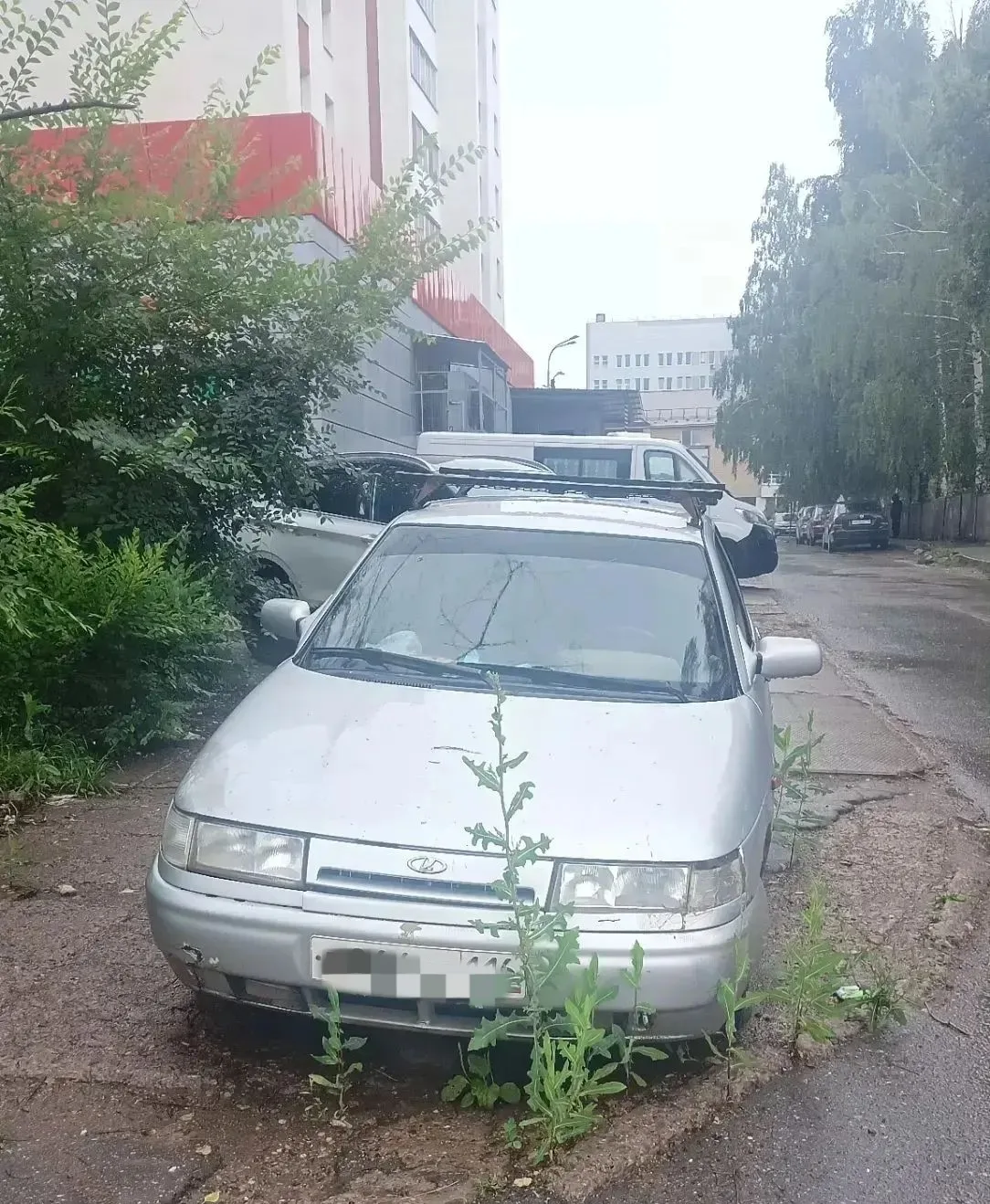 Автомобиль с признаками бесхозности в Елабуге