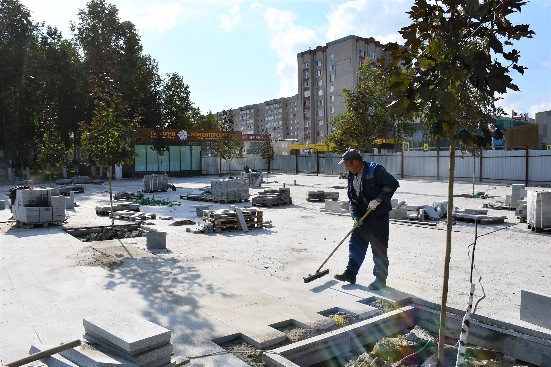 Благоустройство территории возле Дворца культуры в Елабуге