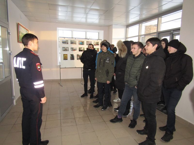 Студенты Елабужского политехнического колледжа посетили новый отдел ГИБДД