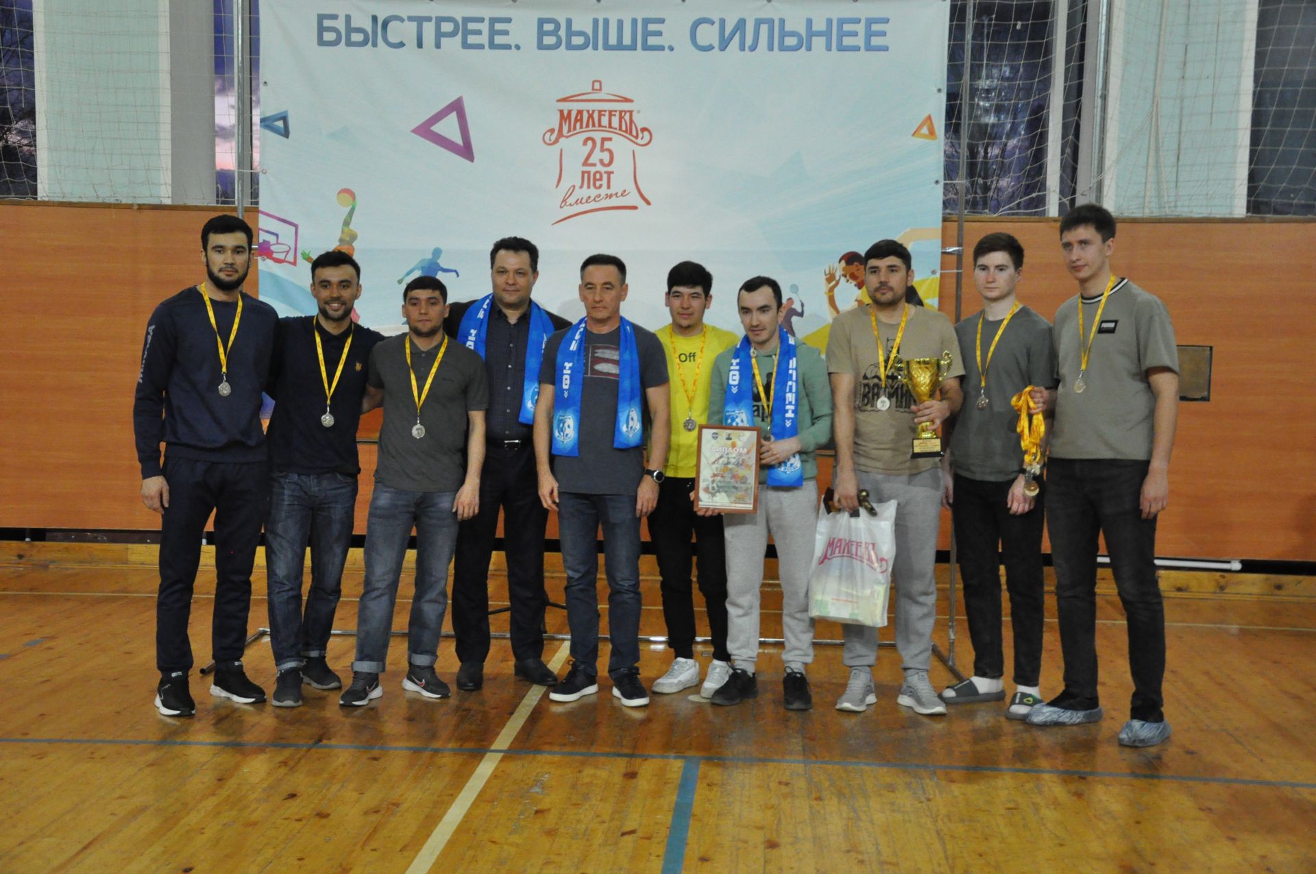 В Елабуге состоялся чемпионат города по мини-футболу (фоторепортаж)