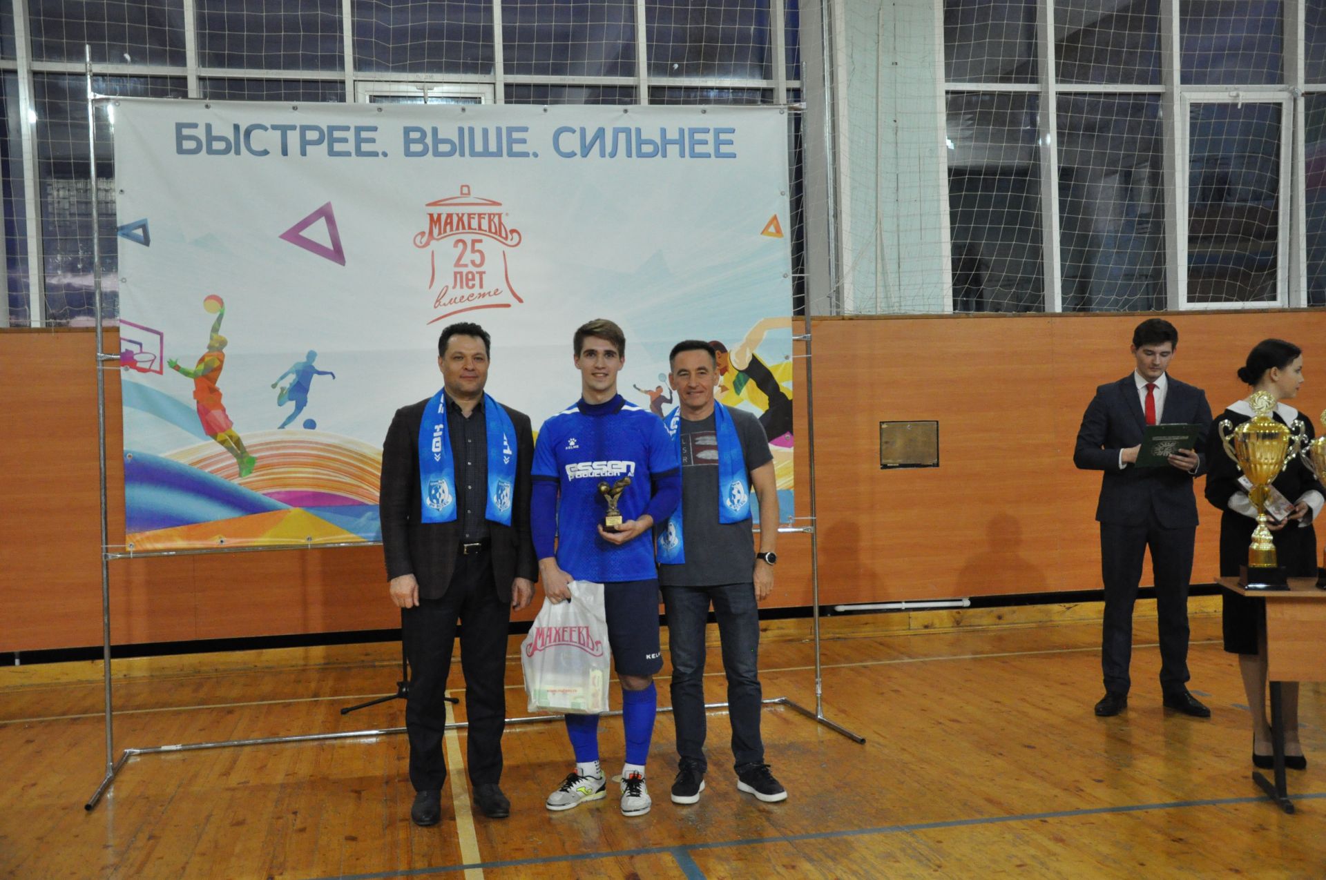 В Елабуге состоялся чемпионат города по мини-футболу (фоторепортаж)