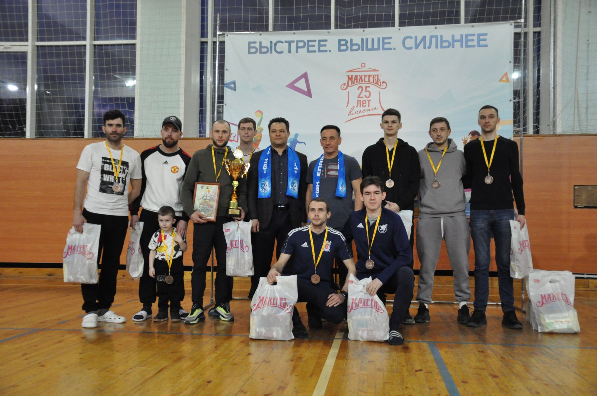 В Елабуге состоялся чемпионат города по мини-футболу (фоторепортаж)