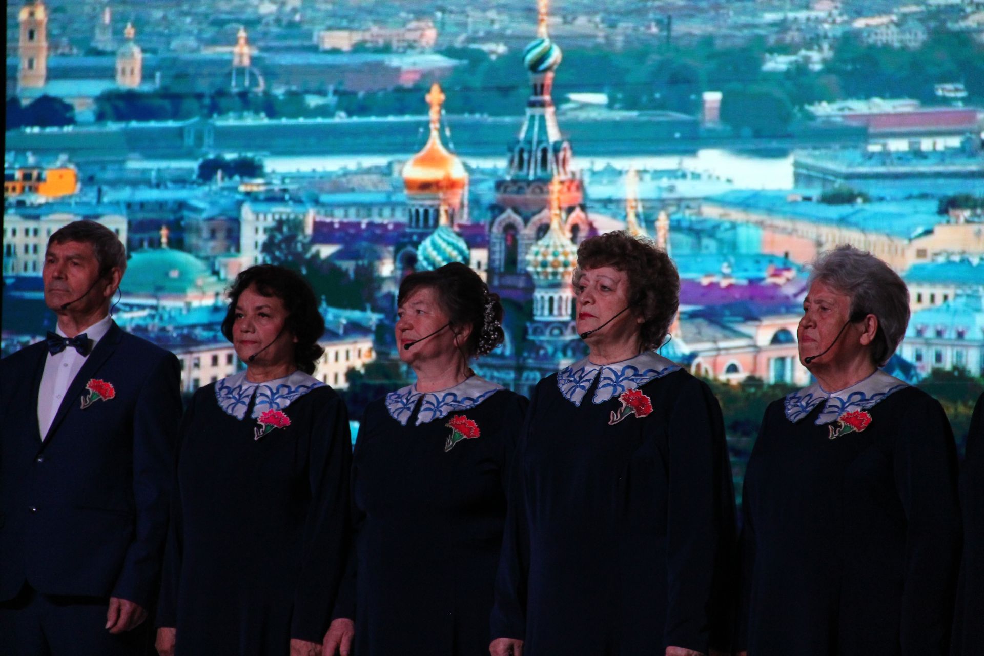 Народный хор ветеранов «Красная гвоздика» отпраздновал свой 55-летний юбилей