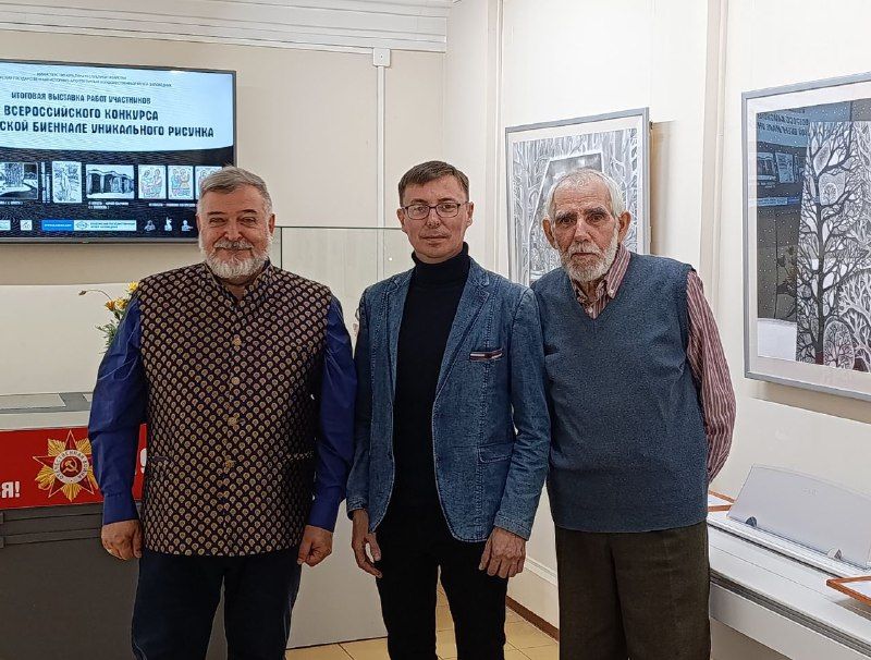 45 художников из 30 городов России представили работы на Елабужской биеннале рисунка