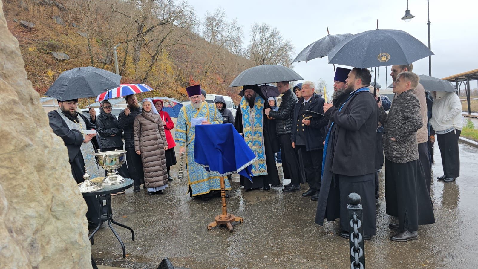 В Елабуге освятили памятник, посвященный морякам