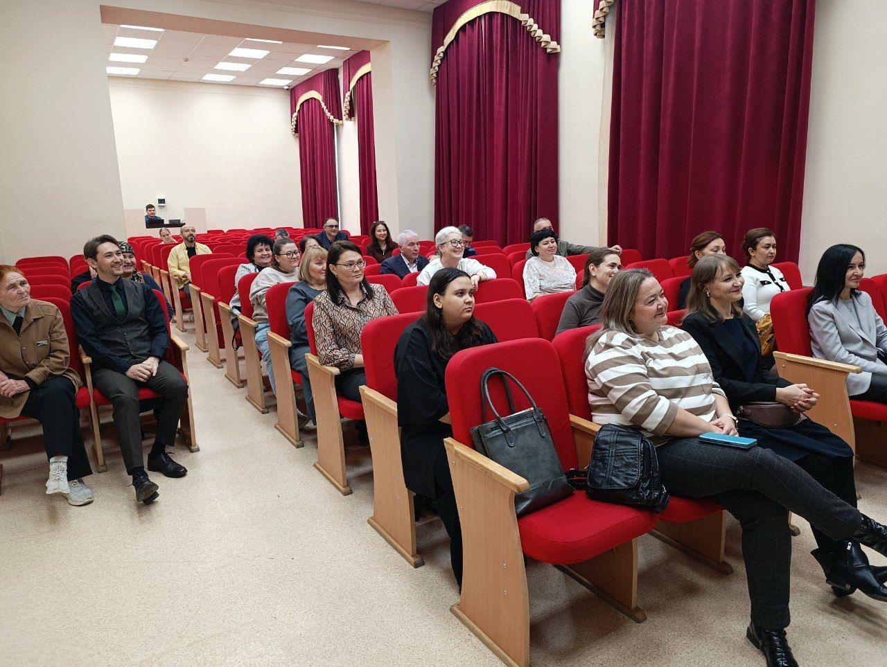 Музыкальных педагогов Татарстана учат играть на курае в Елабуге