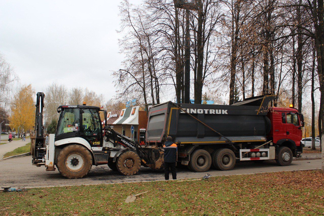 В Елабуге у городского Дворца культуры обновили тротуары