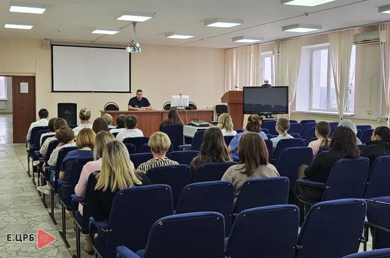 В Елабужской детской поликлинике прошла акция ко Дню памяти жертв ДТП