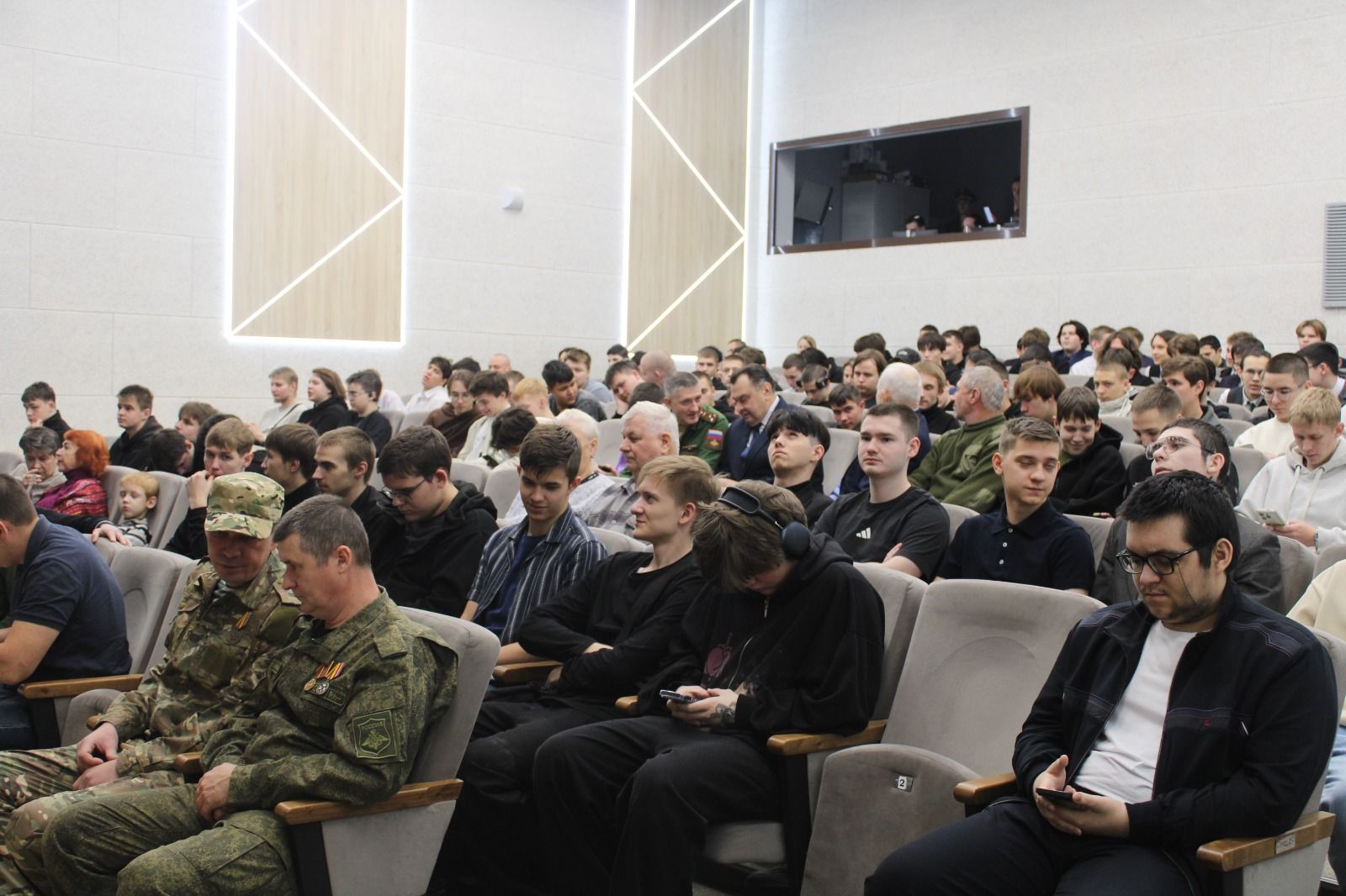 В Елабуге отметили Всероссийский день призывника