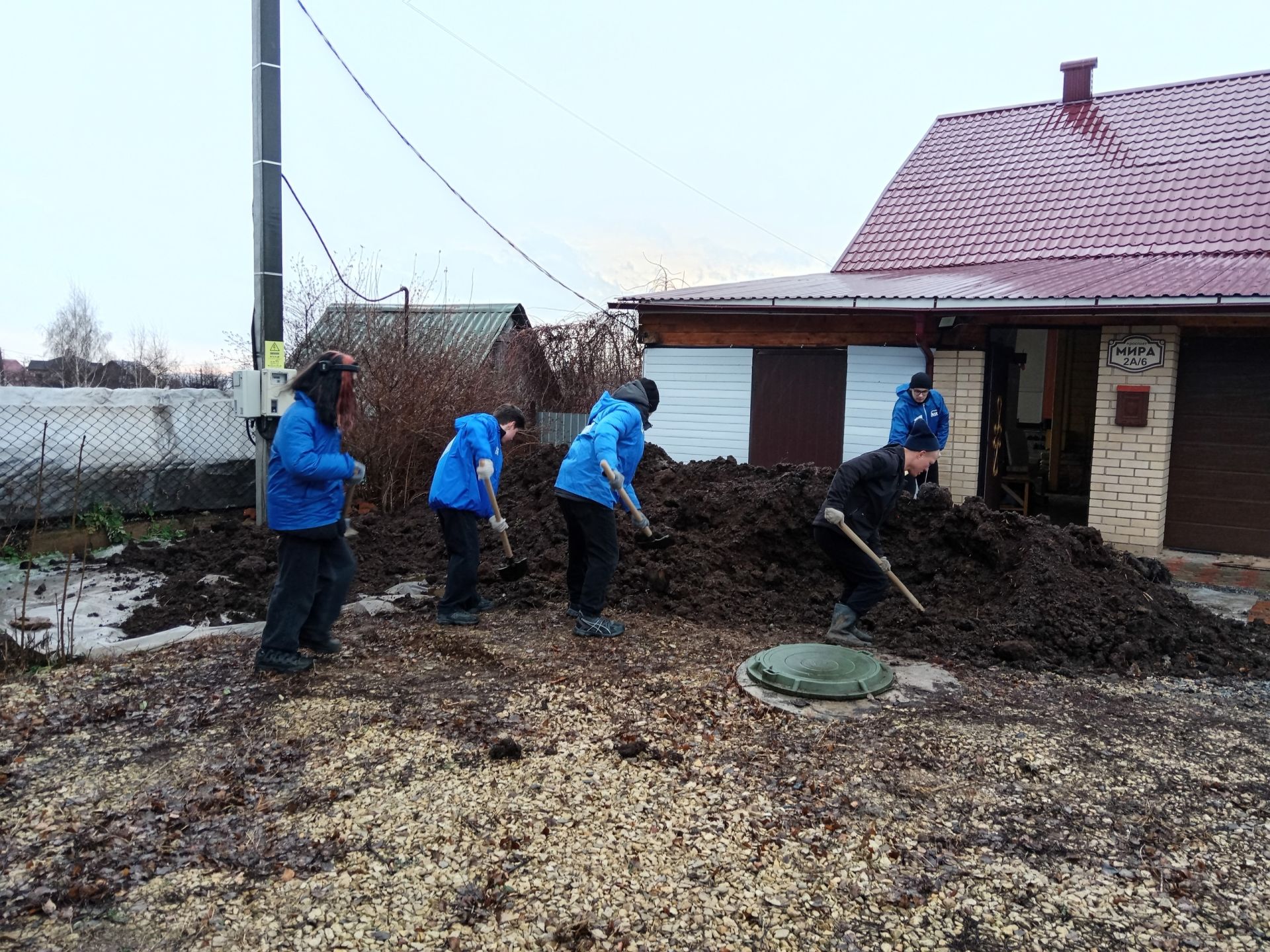 Молодогвардейцы Елабужского политехнического колледжа оказали помощь семье погибшего воина