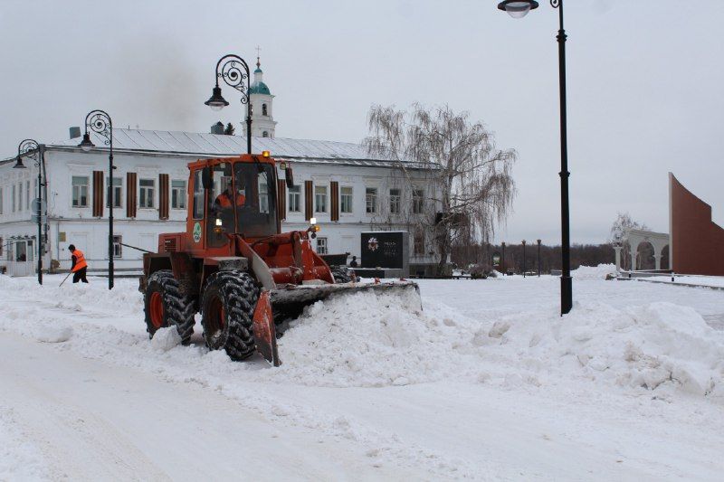 В Елабуге вывезли 210 тонн снега